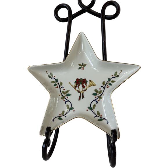 Holiday Bloom Star Shaped Candy Dish 9" fine china Mikasa, Bugle & Holly Pattern - Picture 10 of 11